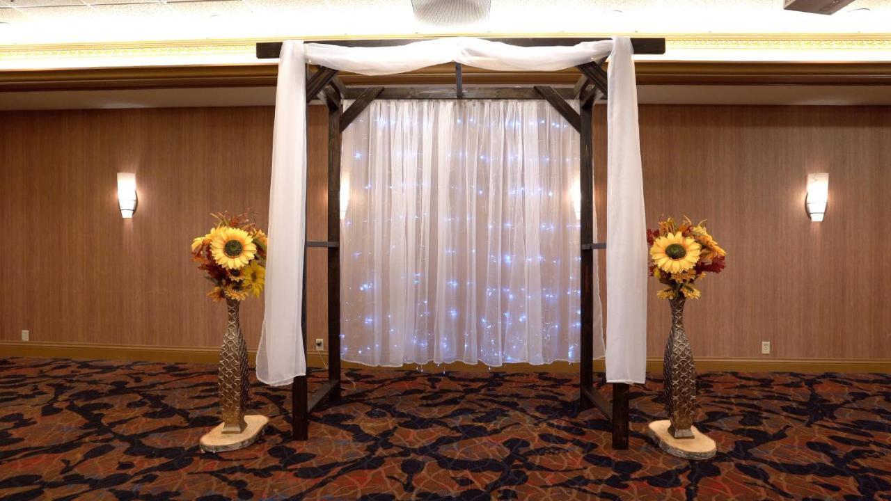 Holiday Inn Dubuque/Galena By Ihg Eksteriør billede