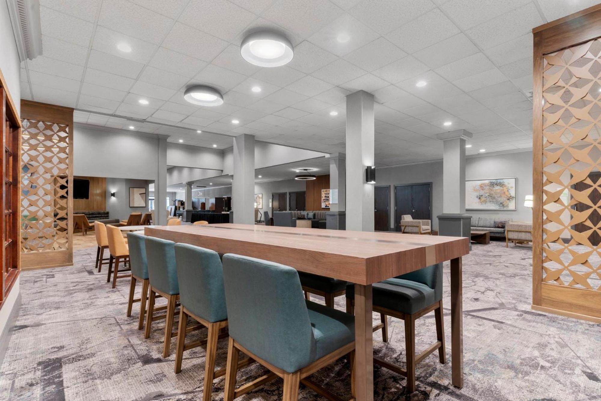 Holiday Inn Dubuque/Galena By Ihg Eksteriør billede