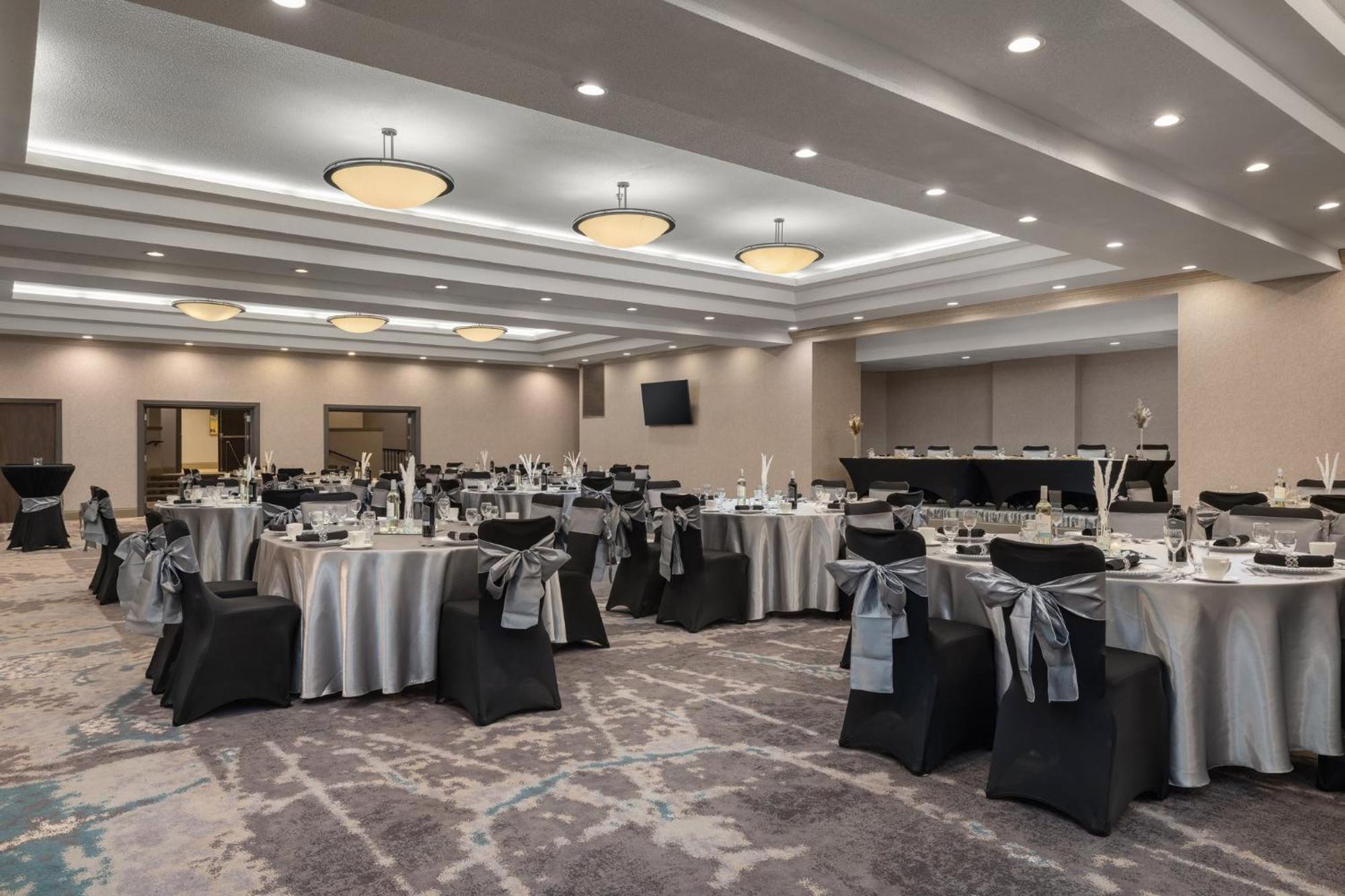 Holiday Inn Dubuque/Galena By Ihg Eksteriør billede