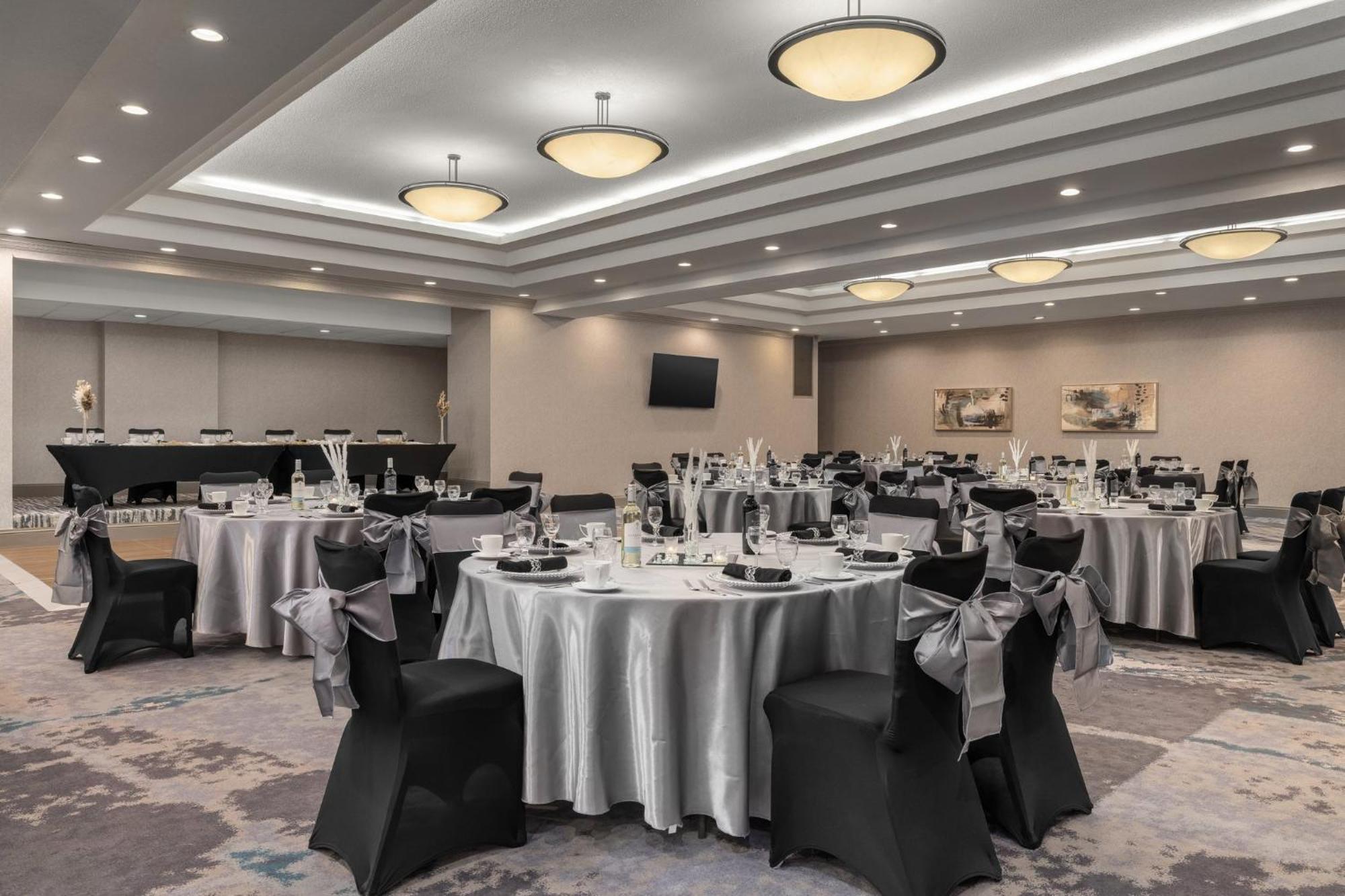 Holiday Inn Dubuque/Galena By Ihg Eksteriør billede