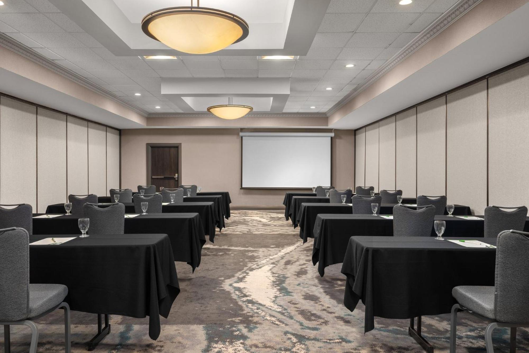 Holiday Inn Dubuque/Galena By Ihg Eksteriør billede