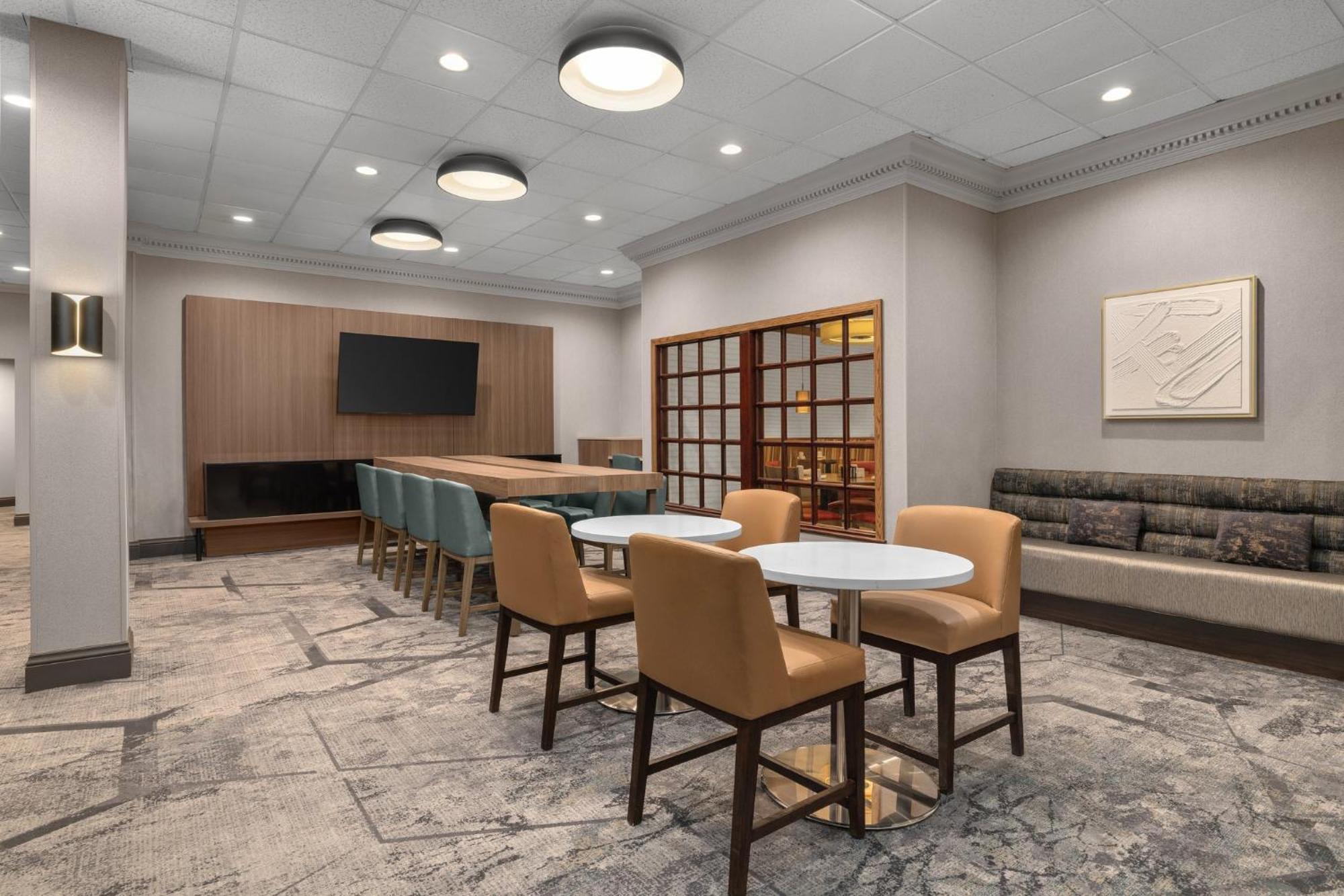 Holiday Inn Dubuque/Galena By Ihg Eksteriør billede
